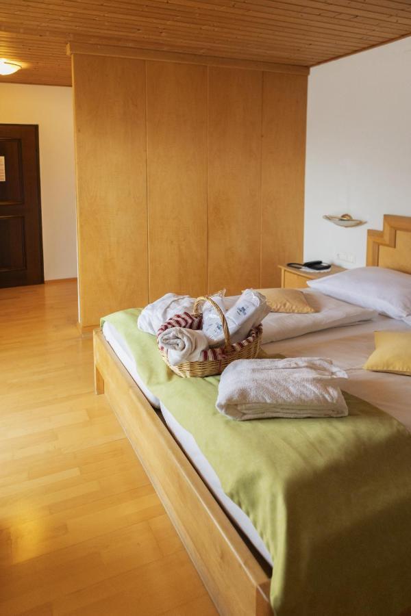 Wellnesshotel Paradiesquelle Puchberg am Schneeberg Esterno foto