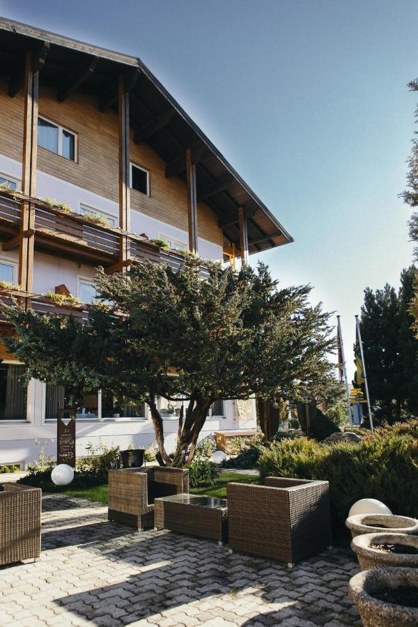 Wellnesshotel Paradiesquelle Puchberg am Schneeberg Esterno foto