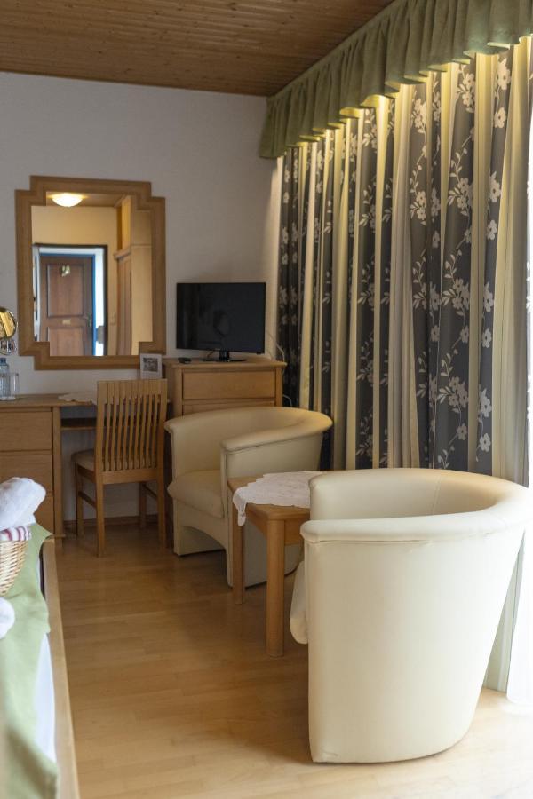 Wellnesshotel Paradiesquelle Puchberg am Schneeberg Esterno foto