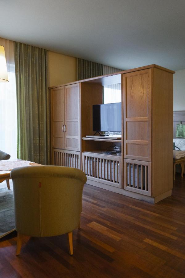 Wellnesshotel Paradiesquelle Puchberg am Schneeberg Esterno foto